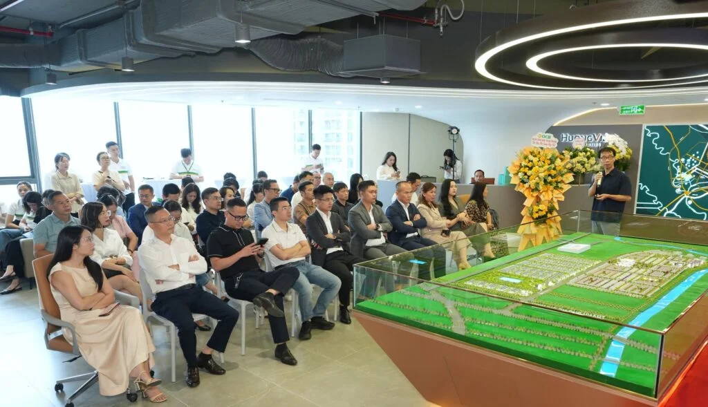 Khoảng khắc tại sự kiện khai trương Sale Office Hà Nội của LAHOME