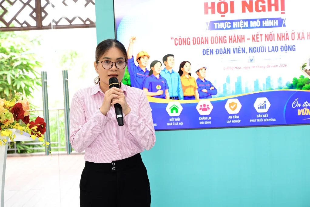 Đại diện Phòng Giao dịch Ngân hàng Chính sách xã hội Bến Lức